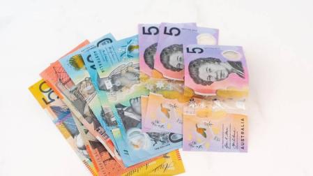 Australia imprime los billetes de 50 dólares con faltas de ortografía
