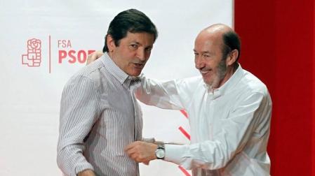 Imágenes de la carrera del exministro y exsecretario general del PSOE, fallecido este viernes 10 de mayo de 2019 tras sufrir unh ictus.