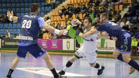 Helvetia Anaitasuna quiere superar al BM Benidorm para mirar alto