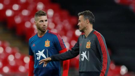 Inglaterra examina el primer boceto de Luis Enrique