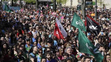 La carrera que recauda dinero para la alfabetización del euskera ha finalizado en el Paseo de Sarasate.