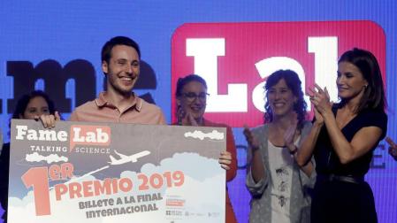 El monologuista navarro Iñaki Echeverría gana el FameLab España