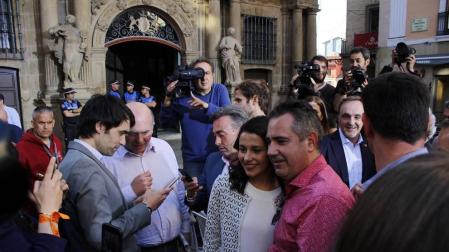 La portavoz nacional de Ciudadanos estuvo en la Plaza Consistorial junto a José Jacier Esparza este martes, 14 de mayo.