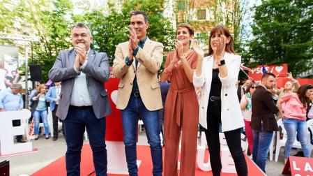 Sánchez asegura en Pamplona que el PSOE es "el partido que garantiza la foralidad"