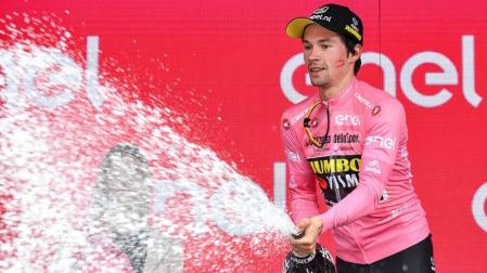 Ackermann logra el doblete ante Gaviria, Roglic sigue líder