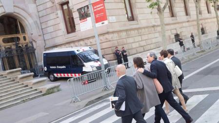 El presidente de la Generalitat, Quim Torra (c), a su llegada al Tribunal Superior de Justicia de Cataluña (TSJC).