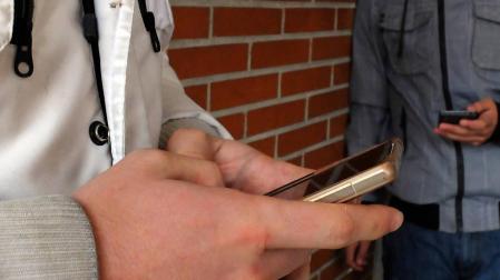 33 años de cárcel a un policía por pagar a menores de 14 por sexo