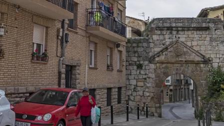 Fin a los problemas para tener ascensor de vecinos de la ruja jacobea en Estella
