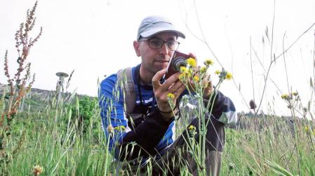 Un pamplonés detecta 403 especies de plantas en Ezkaba