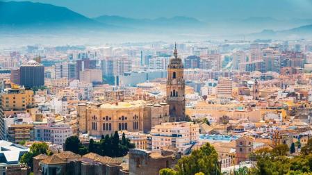 Detenidas 22 personas por estafar 15.000 € con el alquiler de un piso en Málaga