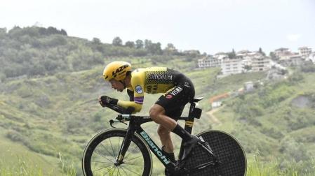 Roglic da un golpe de autoridad y Conti salva el liderato