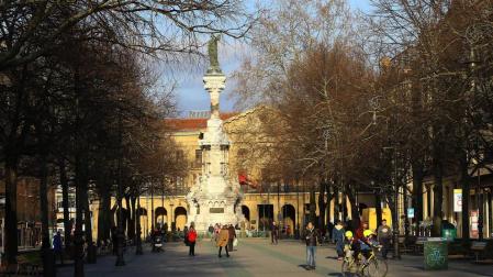 El Paseo de Sarasate en una imagen tomada justo un año después de la nevada.