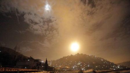 Israel bombardea Siria "contra objetivos sirios e iraníes"