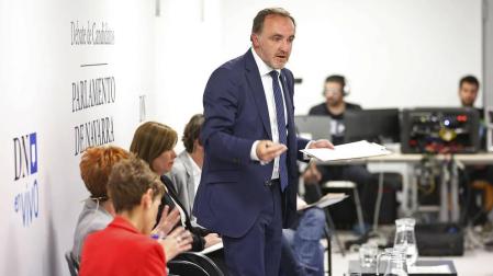 Esparza y Chivite sí coinciden en aflojar la presión a la clase media y trabajadora
