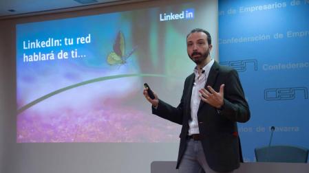 El responsable de negocio corporativo de LinkedIn en España, Raúl Suárez,a yer en la CEN.