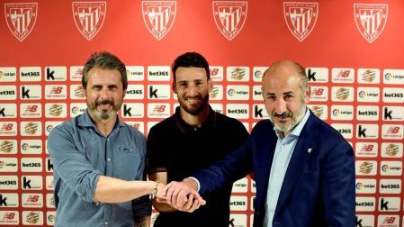 Aritz Aduriz renueva por una temporada con el Athletic