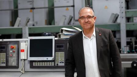 Enrique Maya, candidato de Navarra Suma a la alcaldía de Pamplona, en la rotativa de Diario de Navarra.