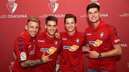 Endika Irigoien, en las celebraciones con Brandon, Olavide y Juan Pérez.