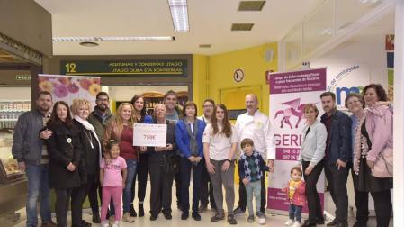 Donación de los mercados municipales de Pamplona al Grupo de enfermedades raras