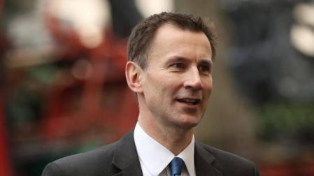 Ministro británico de Exteriores advierte que un 'brexit' sin acuerdo sería un suicidio