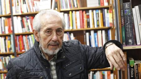 Díaz Monreal compone un esperpento colectivo en una Pamplona con mar