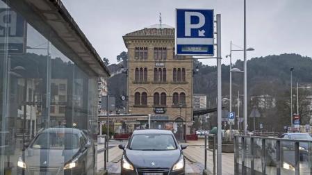 La gestión del parking subterráneo se prorroga con su futuro pendiente