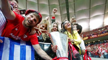 Fallece el futbolista José Antonio Reyes en un accidente de tráfico en Sevilla
