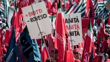 Manifestación en Roma contra el recorte de la revalorización de las pensiones