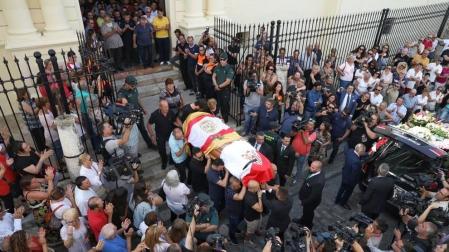 Utrera despide a Reyes con un funeral multitudinario