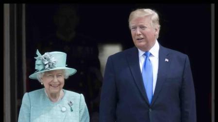 Isabel II recibe a Trump en el Palacio de Buckingham en su visita de Estado