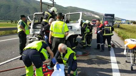 Un herido en un choque entre dos camiones en la AP15 cerca de Imarcoain