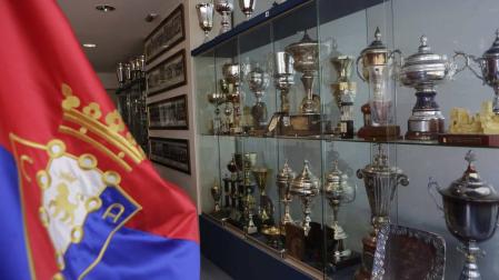 La vitrina de Osasuna espera la copa de campeón