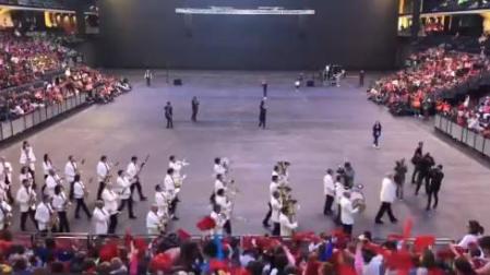 La Pamplonesa llena el Navarra Arena con 7.000 escolares en un concierto