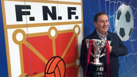 Cuenta atrás para fotografiarse con la copa de Osasuna