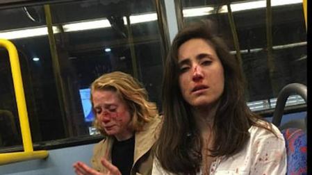 Cinco detenidos tras atacar a una pareja de lesbianas en un autobús en Londres