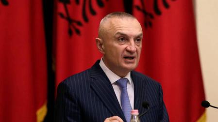 El presidente de Albania firma la anulación de las elecciones y pide diálogo
