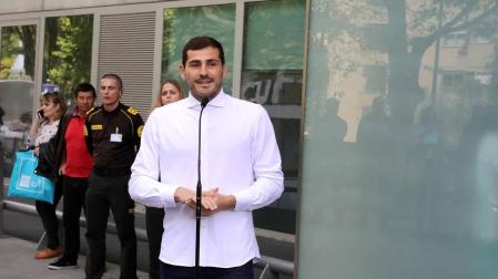 El meta español del Oporto abandonó el centro en el que tuvo que ser operado tras sufrir un infarto.