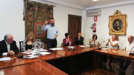 Oihan Mendo Goñi, de EH Bildu, tras ser reelegido nuevo alcalde de Puente la Reina.