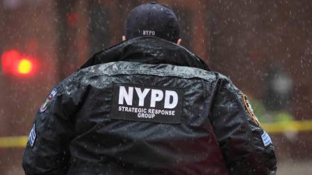 Un agente de la policía de Nueva York.
