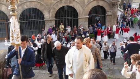 Estella recupera la salida oficial en el Ángel de Aralar y el Corpus
