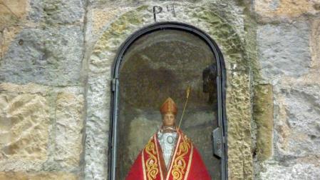 La imagen de San Ferm&iacute;n retorna a la hornacina de Santo Domingo