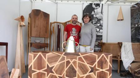 El stand Artilezko Hodeiak y el aparador de madera Lazería, premiados
