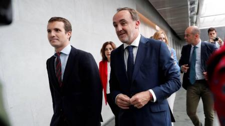 Esparza dice que el PSOE pacta en Navarra "con escaños manchados de sangre"