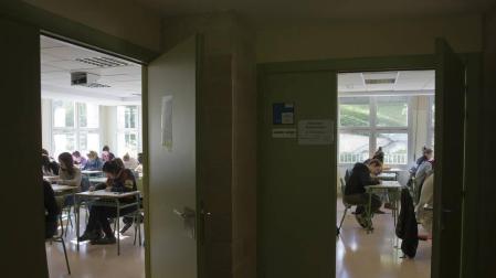 Maestros se examinan en la oposición de especialidades de 2016, la última convocadas para este cuerpo.