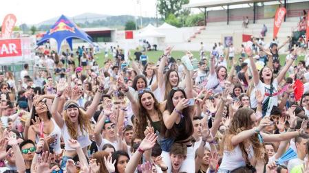 La música del Holika lleva a 9.000 personas a Cortes