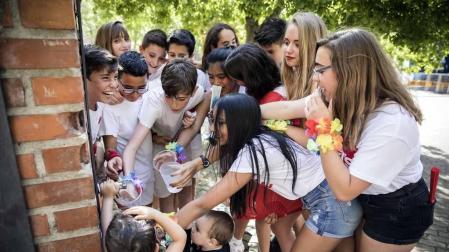 Fotos del cohete de inicio de las fiestas de Barañáin 2019