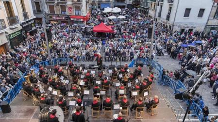 Concierto presanferminero de La Pamplonesa en la plaza Consistorial