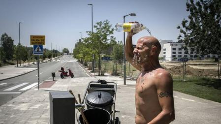 La alerta roja sigue este sábado en centro y Ribera con máximas de hasta 42º