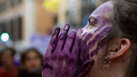 Miles de personas vuelven a tomar las calles de Madrid al grito de "No es abuso es violación"