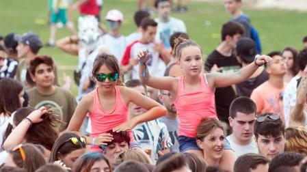 La música del Holika lleva a 9.000 personas a Cortes